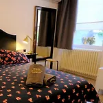 Residenza Laurum ベッド・アンド・ブレックファスト マンデッロ・デル・ラーリオ