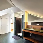 Alojamento de Acomodação e Pequeno-almoço Residenza Laurum Mandello del Lario