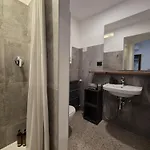 Residenza Laurum 4* マンデッロ・デル・ラーリオ