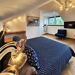 ベッド・アンド・ブレックファスト Residenza Laurum