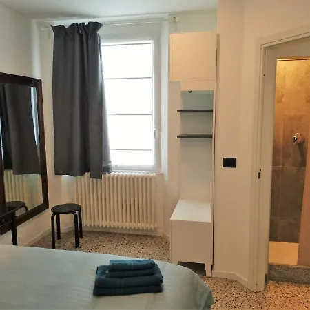 Residenza Laurum マンデッロ・デル・ラーリオ
