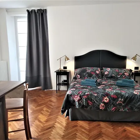 Bed & Breakfast Residenza Laurum 4*