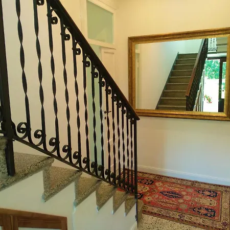 לינה וארוחת בוקר Residenza Laurum