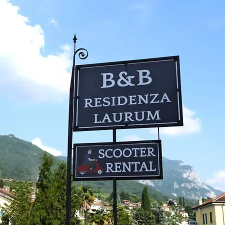 לינה וארוחת בוקר Residenza Laurum