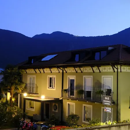 Residenza Laurum * マンデッロ・デル・ラーリオ