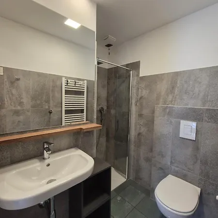 לינה וארוחת בוקר Residenza Laurum מנדלו דל לאריו