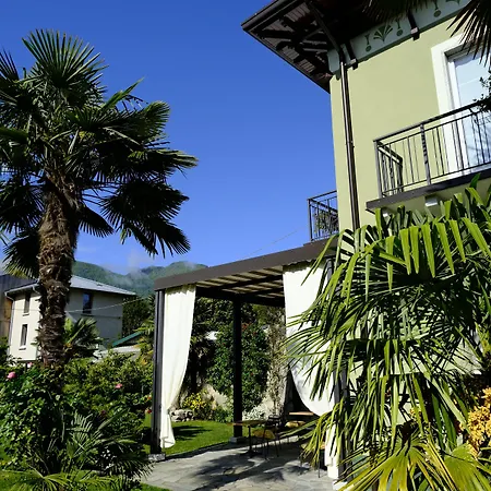 לינה וארוחת בוקר Residenza Laurum 4*