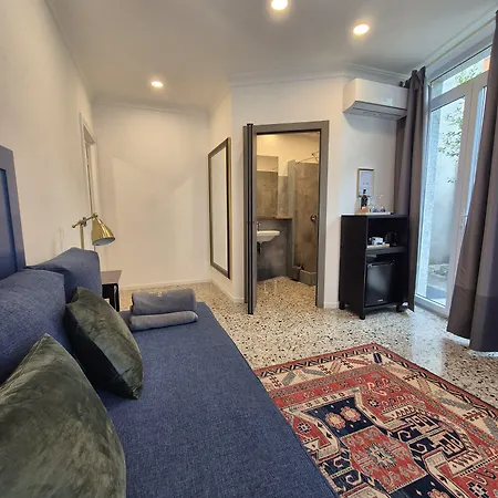 לינה וארוחת בוקר Residenza Laurum 4*