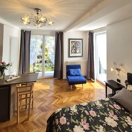 Residenza Laurum מנדלו דל לאריו
