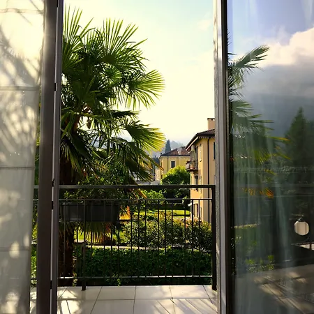 Residenza Laurum מנדלו דל לאריו