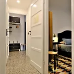 לינה וארוחת בוקר Residenza Laurum מנדלו דל לאריו